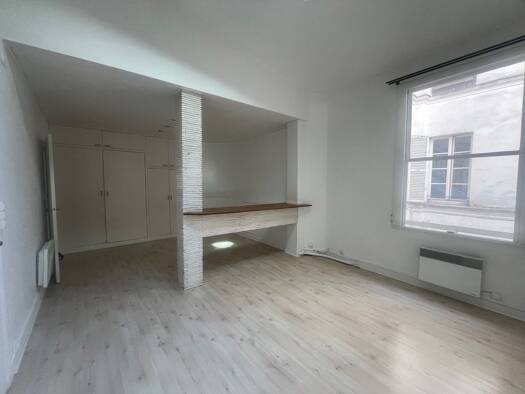 Appartement à louer 1 300 € 1 pièce 32 m² Étage 1/5 Paris 6ème arrondissement 75006