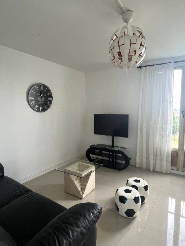 1 pièce 70 m² · à Orléans · 69,9 m² · 425 €/mois