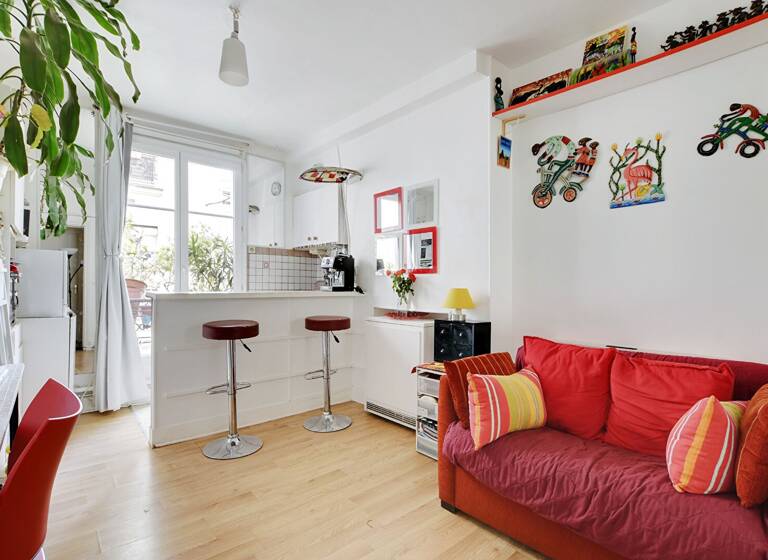 Appartement à vendre 252 000 € 2 pièces 1<br/>chambre 26 m²<br/>superficie 3/6<br/>étage Clignancourt-Jules Joffrin Paris 18ème 75018