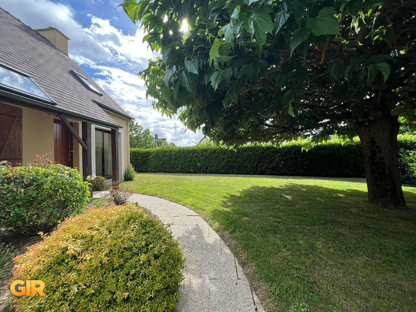 Maison 6 pièces 105 m² · à Bruz · 105 m² · 2 000 €