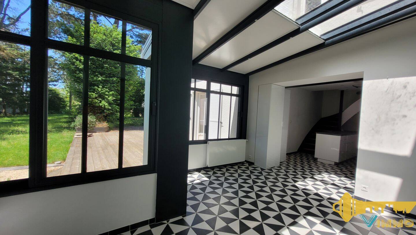 Maison 8 pièces 184 m² · à Nantes · 184 m² · 749 000 €