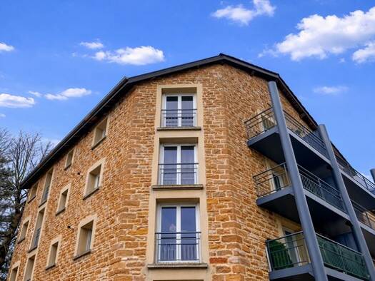 Appartement à vendre 167 000 € 3 pièces 2 chambres 66,7 m² Étage 3/3 Hurigny 71870