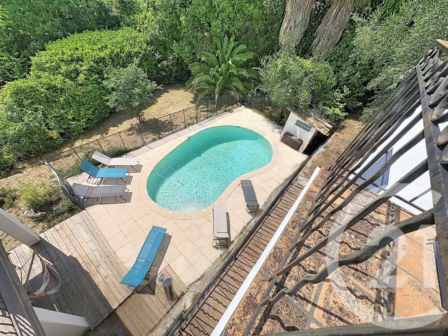 Maison 4 pièces 131 m² · à Châteauneuf-Grasse · 131,3 m² · 2 500 €
