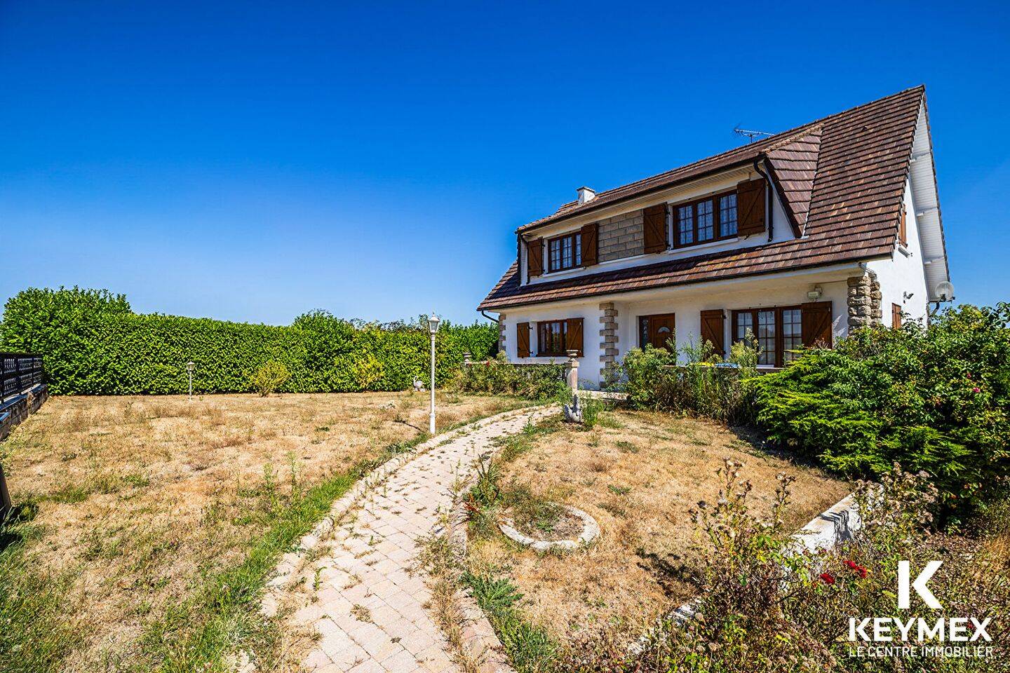 Maison 7 pièces 141 m² · à Sainte-Geneviève · 141 m² · 294 000 €