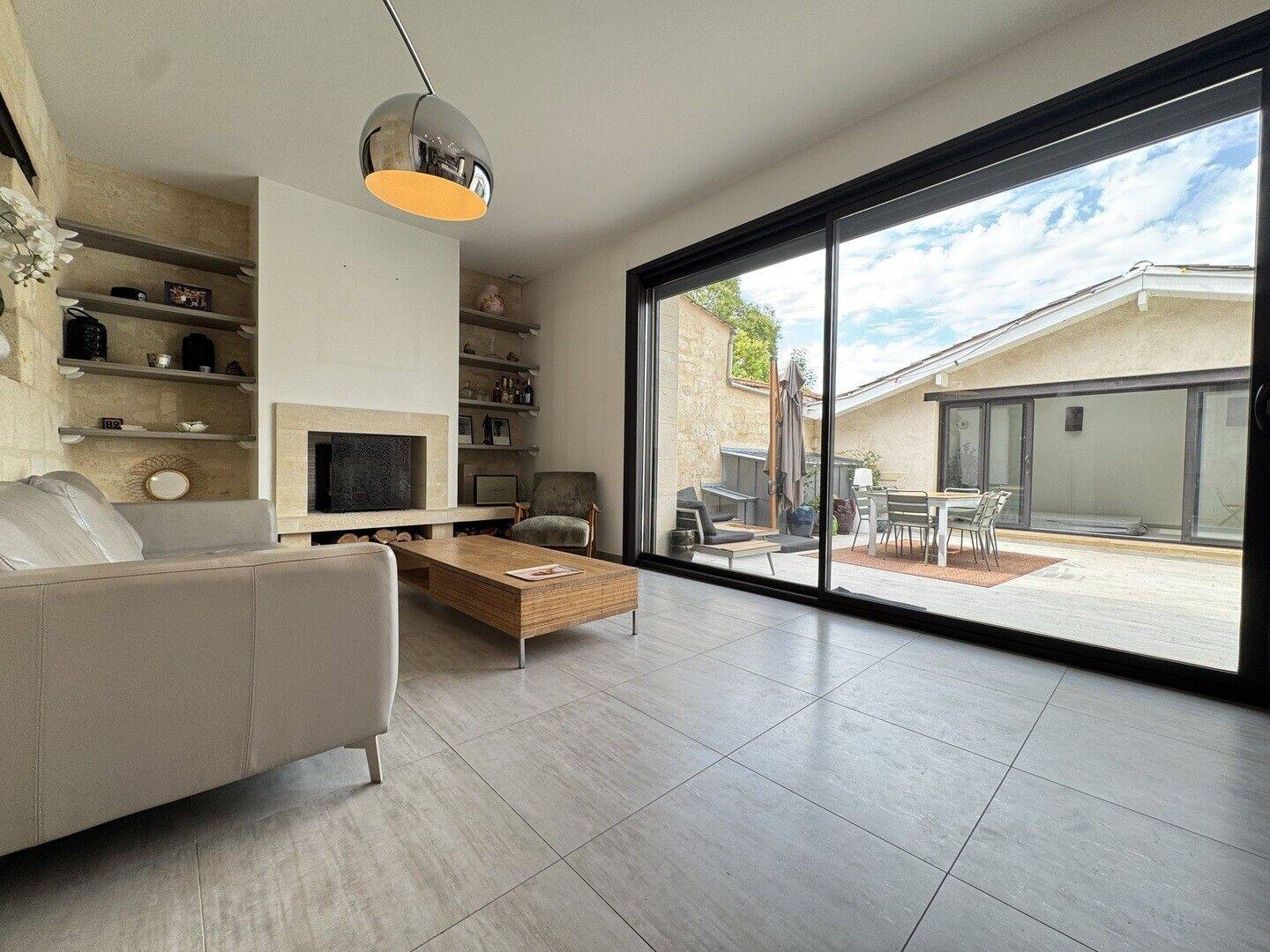 Maison 8 pièces 260 m² · à Bordeaux · 260 m² · 1 298 500 €