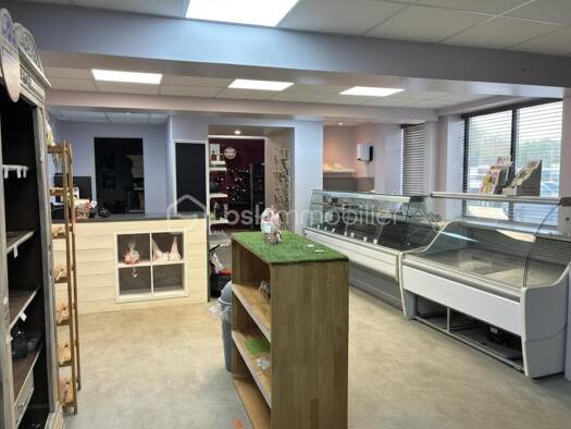 Local commercial à vendre 188 000 € 140 m² de surface de vente Harcourt 27800