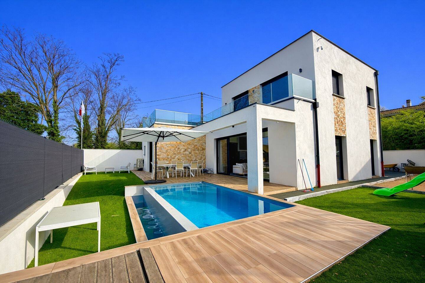 Maison à vendre T5/F5 138 m² 625000 € Neuville-sur-Saône ...