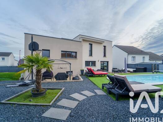 Maison à vendre 575 000 € 6 pièces 4 chambres 141 m² 673 m² de terrain Stuckange 57970
