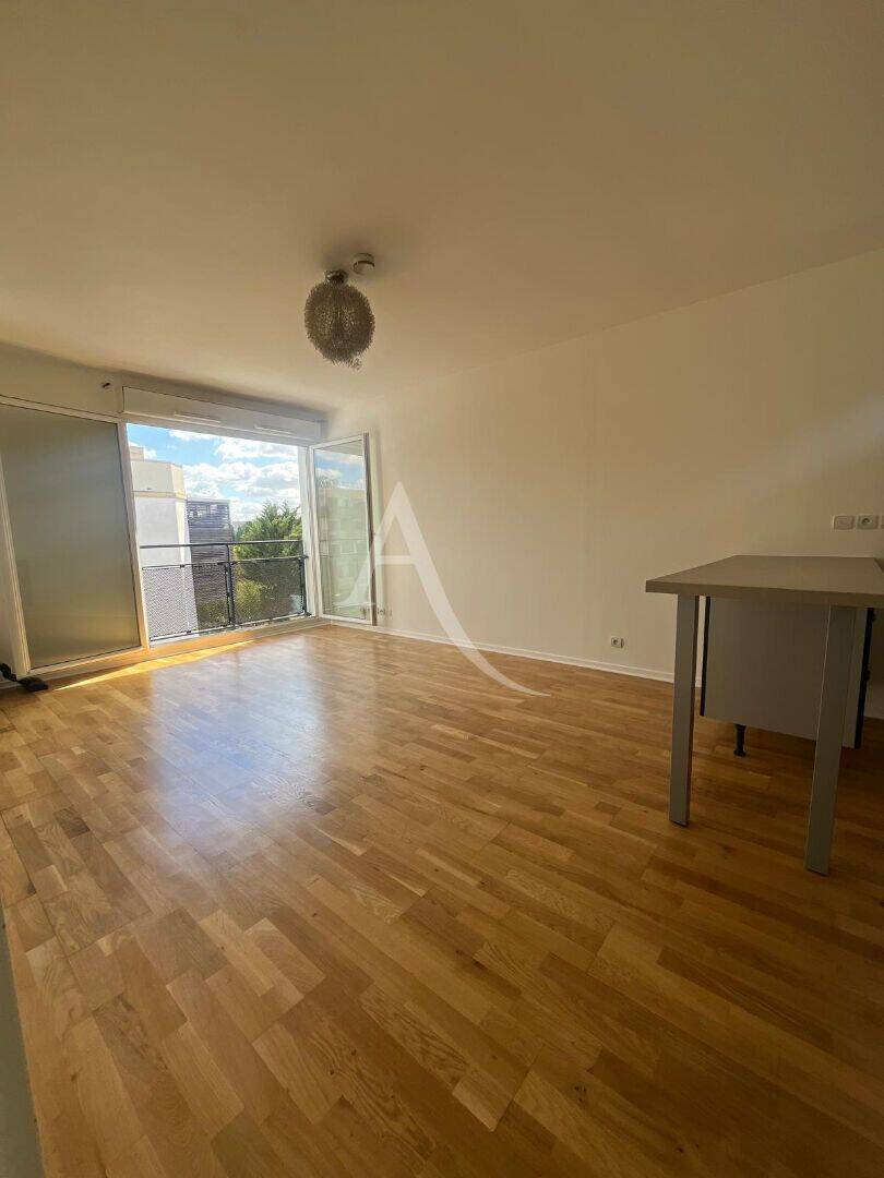 Appartement 3 pièces 56 m² · à Dammarie-les-Lys · 56,4 m² · 900 €