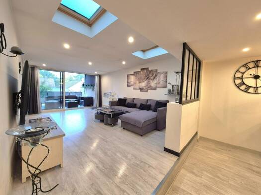 Immeuble à vendre 550 000 € 300 m² Rosny-sur-Seine 78710