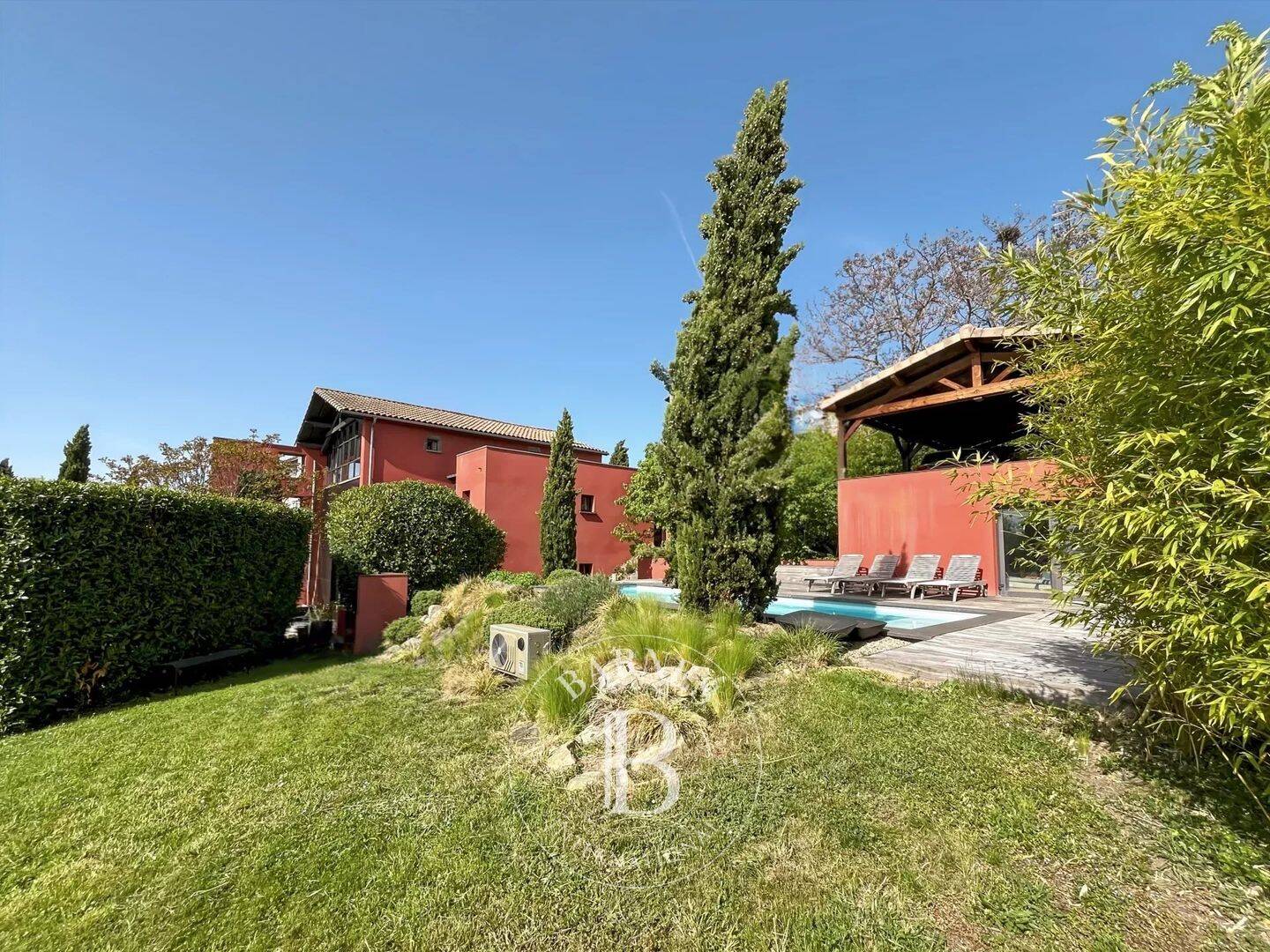 Maison 9 pièces 300 m² · à Châtel-Guyon · 300 m² · 898 000 €