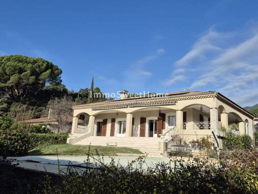 Villa à vendre 467 000 € 9 pièces 6 chambres 242 m² 1 120 m² de terrain Nyons 26110
