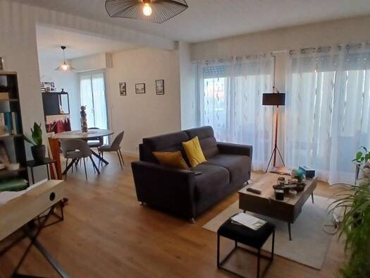Appartement à vendre 229 000 € 2 pièces 1 chambre 68 m² 1er étage Saint Pierre Royan 17200
