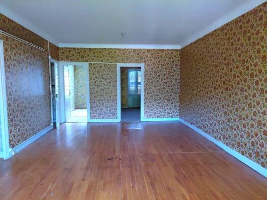 Immeuble à vendre 37 000 € 240 m² Hauts Quartiers Thiers 63300