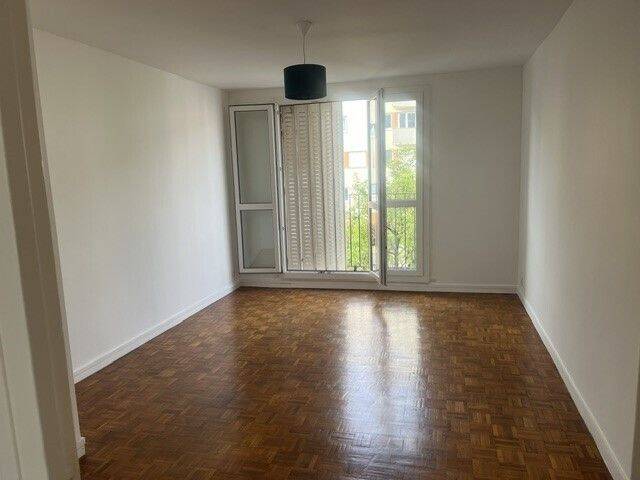 Appartement 3 pièces 57 m² · à Versailles · 56,9 m² · 1 310 €