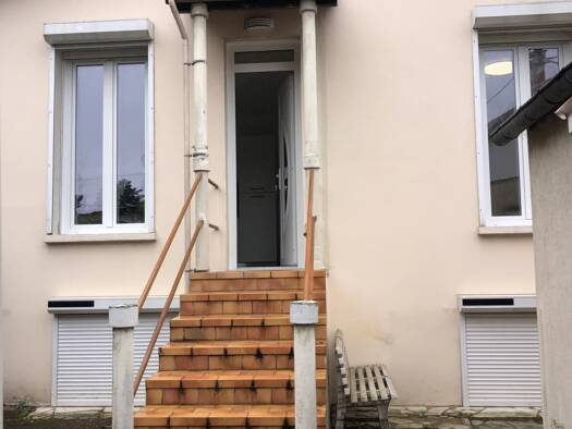 Appartement à louer 900 € 2 pièces 1 chambre 25,5 m² RDC Centre Bezons 95870