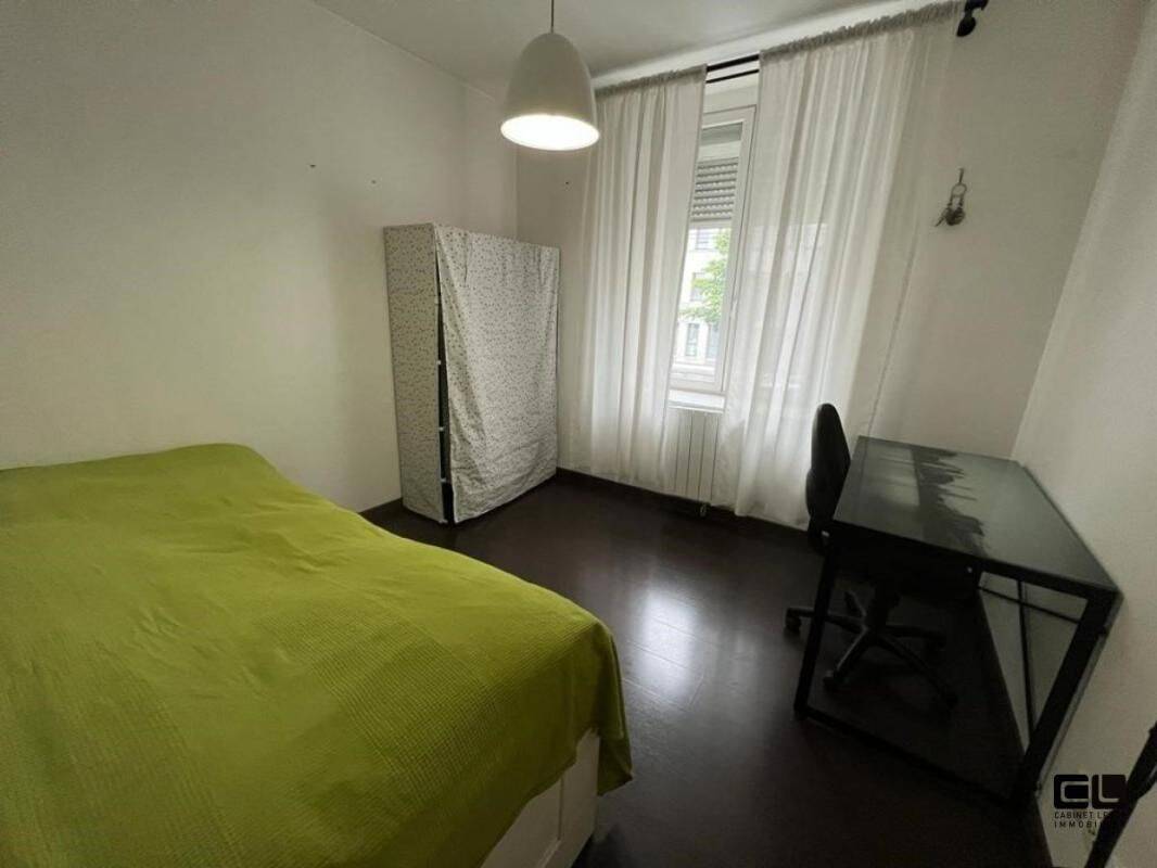 Maison de ville location meublée  87m² 2 chambres RUE LEON BLUM — 13