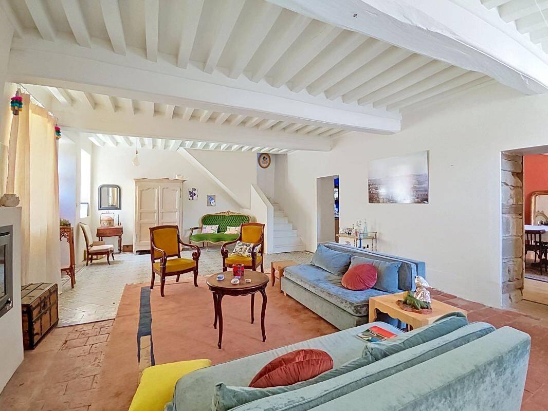 Maison 6 pièces 232 m² · à Lucenay-l'Évêque · 231,8 m² · 219 900 €