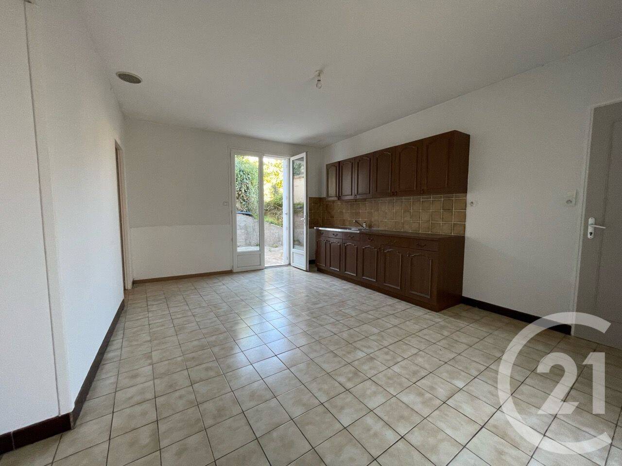 Appartement 2 pièces 35 m² · à Ombrée d'Anjou · 35 m² · 300 €/mois
