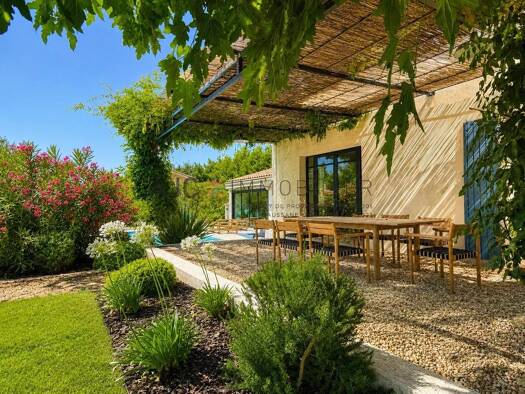 Maison à vendre 1 370 000 € 6 pièces 4 chambres 156,5 m² 1 470 m² de terrain Les Ecarts Saint-Rémy-de-Provence 13210