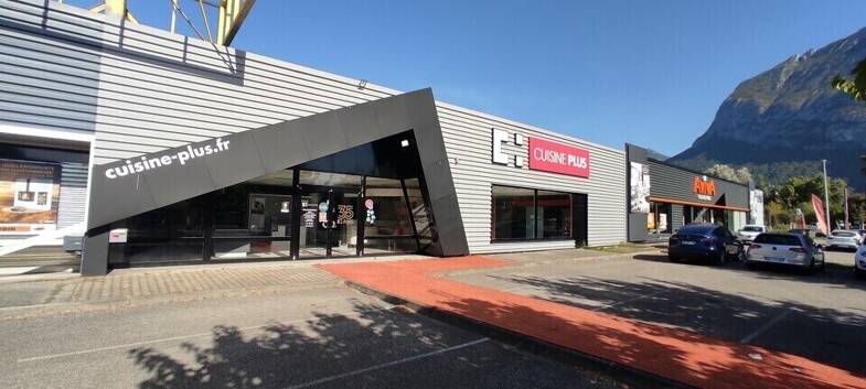 Local commercial à louer 7 367 € 720 m² de surface de vente Barnave-Saint Robert Saint Egreve 38120