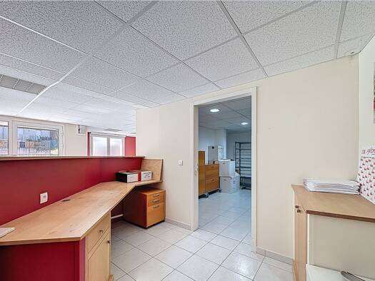 Espace bureau à vendre 310 000 € 137 m² de bureaux Centre Mions 69780