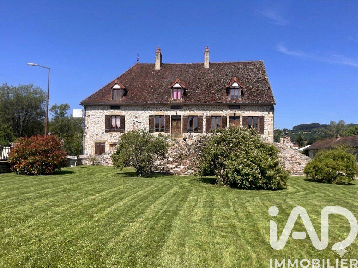 Maison 6 pièces 375 m² · à La Celle-en-Morvan · 375 m² · 299 000 €