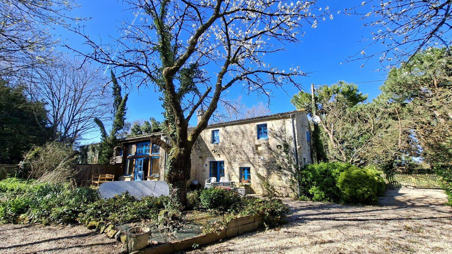 Maison 5 pièces 174 m² · à Nancras · 174 m² · 332 800 €