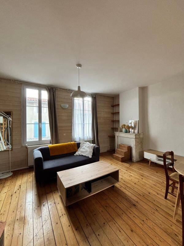 Maison 2 pièces 86 m² · à Niort · 85,5 m² · 725 €