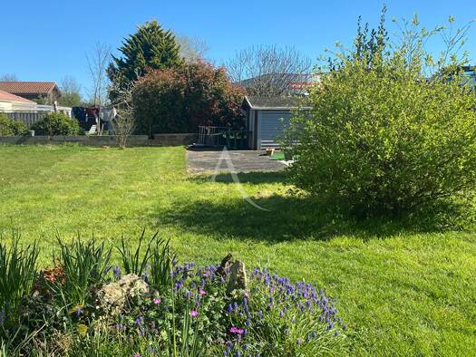 Terrain constructible viabilisé à vendre 46 500 € 380 m² de terrain Saint-Étienne-de-Mer-Morte 44270