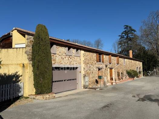 Restaurant à vendre Fonds de commerce 990 000 € 447 m² d'espace de restauration Anduze 30140
