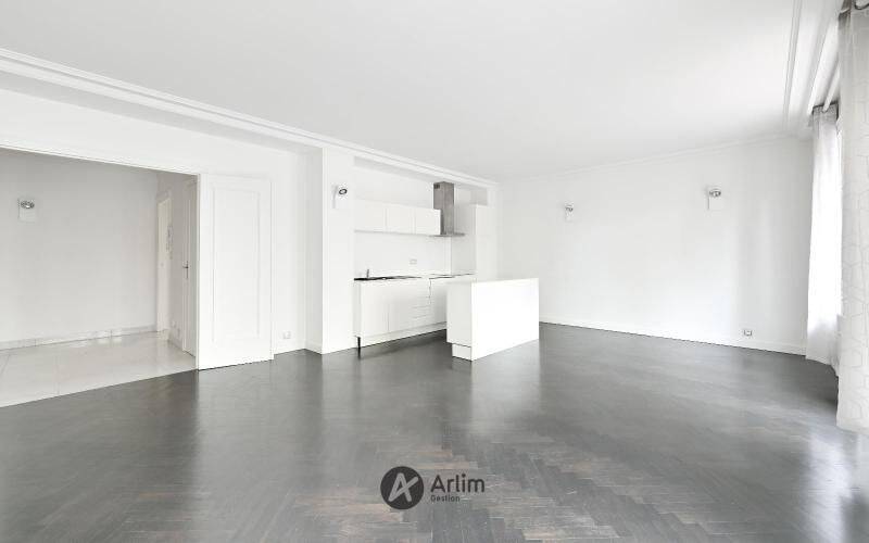 Appartement 4 pièces 100 m² · à Lyon 6ème Arrondissement · 100 m² · 2 110 €