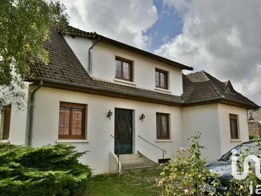 Maison à vendre 331 000 € 10 pièces 7 chambres 198 m² 2 059 m² de terrain Breteuil 60120