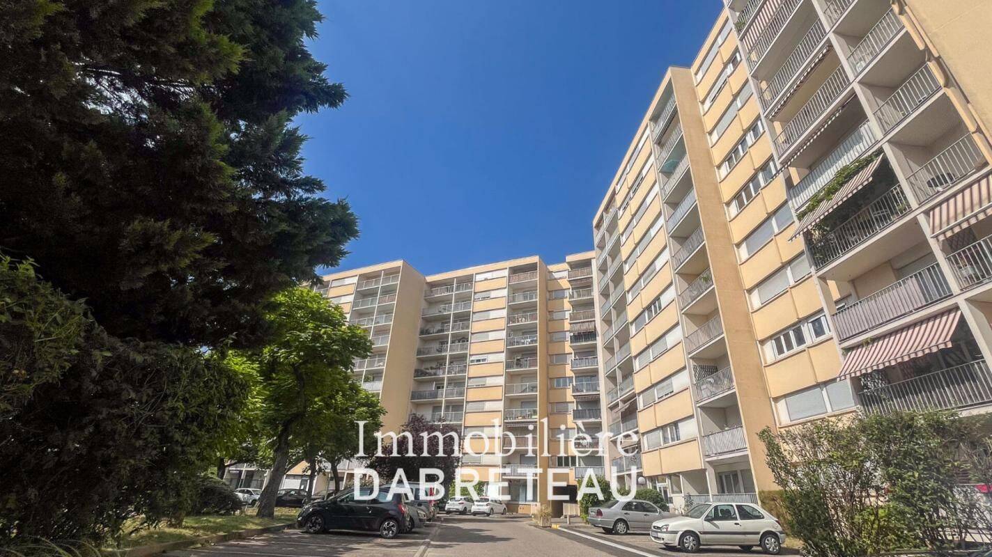 Appartement 3 pièces 69 m² · à Villeurbanne · 69 m² · 240 000 €