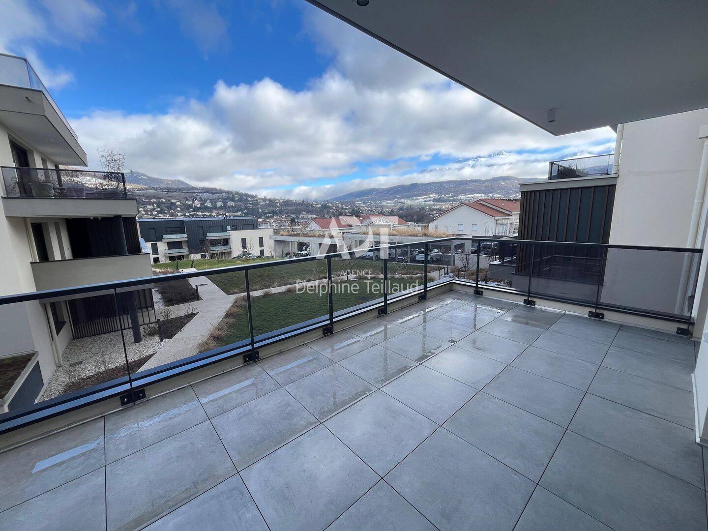 Appartement 3 pièces 69 m² · à Voiron · 68,7 m² · 990 €