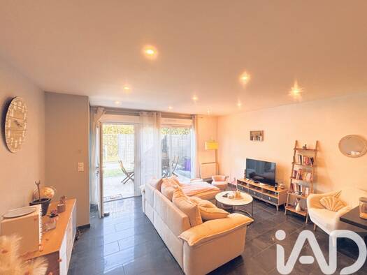 Duplex à vendre 178 000 € 4 pièces 2 chambres 83 m² RDC/1 Buchères 10800