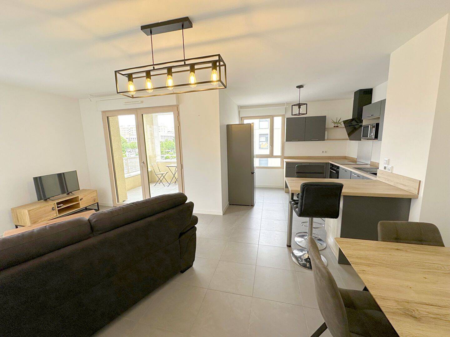 Appartement 3 pièces 61 m² · à Saint-Priest · 60,7 m² · 1 015 €/mois