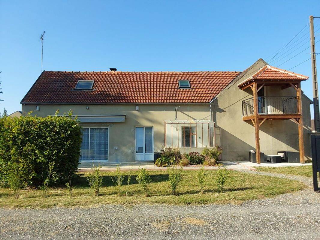 Maison 4 pièces 123 m² · à Corbeilles · 123 m² · 1 000 €/mois
