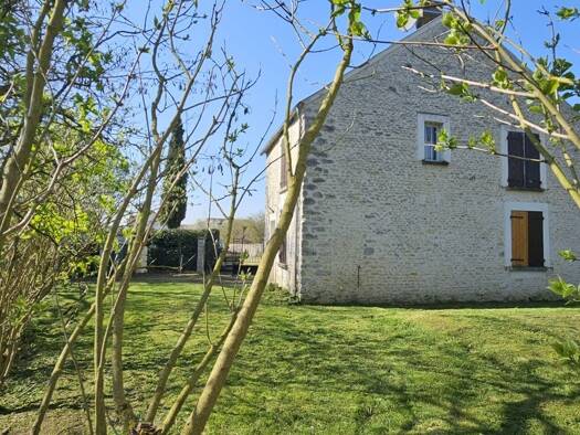 Maison à vendre 175 000 € 3 pièces 2 chambres 72 m² 647 m² de terrain Pussay 91740