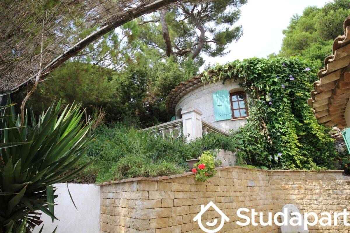 Appartement 1 pièce 21 m² · à Antibes · 21 m² · 785 €