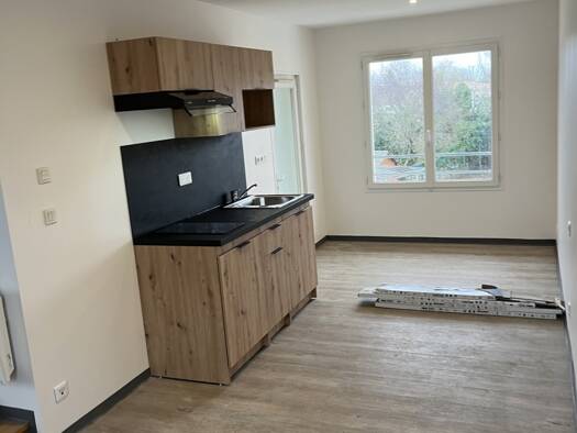 Appartement à louer 430 € 2 pièces 1 chambre 40 m² Étage 1/1 Roches-Prémarie-Andillé 86340