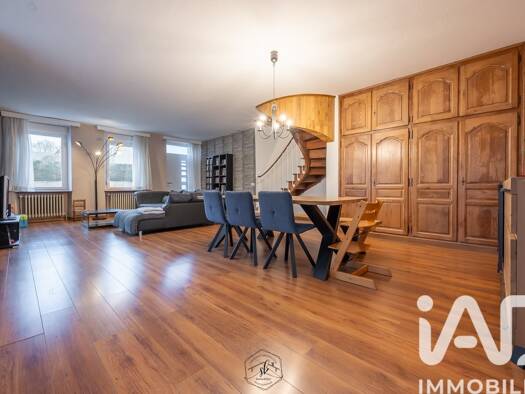 Maison de ville à vendre 359 000 € 7 pièces 5 chambres 201 m² 462 m² de terrain Rémilly 57580
