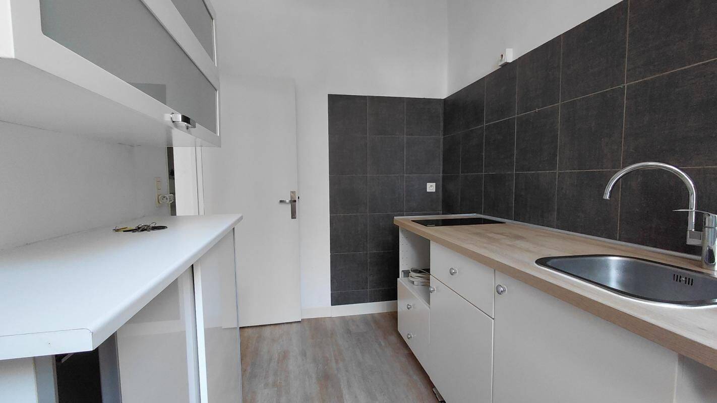 Appartement 1 pièce 40 m² · à Salon-de-Provence · 40 m² · 643 €