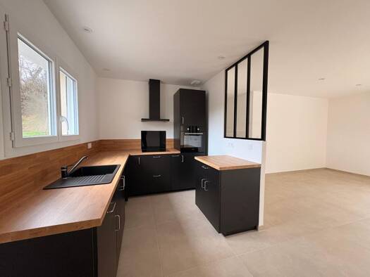 Maison à louer 995 € 4 pièces 3 chambres 90 m² Le Pont-Aubenas Est Aubenas 07200