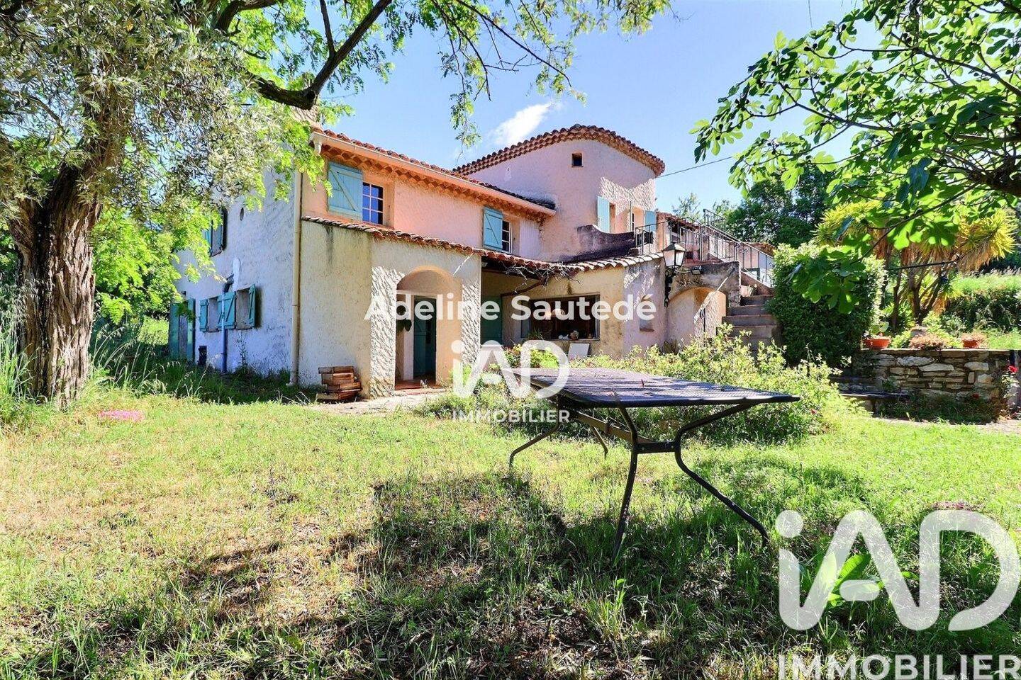 Maison 9 pièces 173 m² · à Saint-Cyr-sur-Mer · 173 m² · 670 000 €