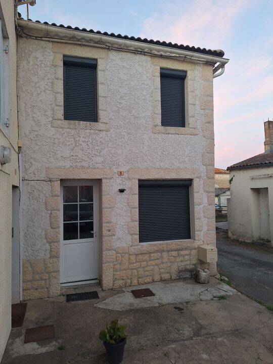 Maison 2 pièces 80 m² · à Saint-Bonnet-sur-Gironde · 80 m² · 1 160 €/mois