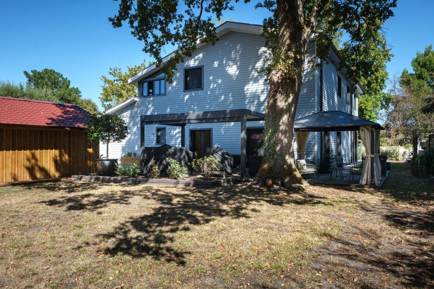 Maison 10 pièces 253 m² · à Pessac · 253 m² · 895 000 €