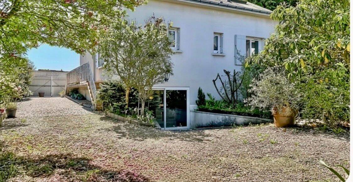 Maison 6 pièces 122 m² · à Bléré · 122 m² · 170 000 €