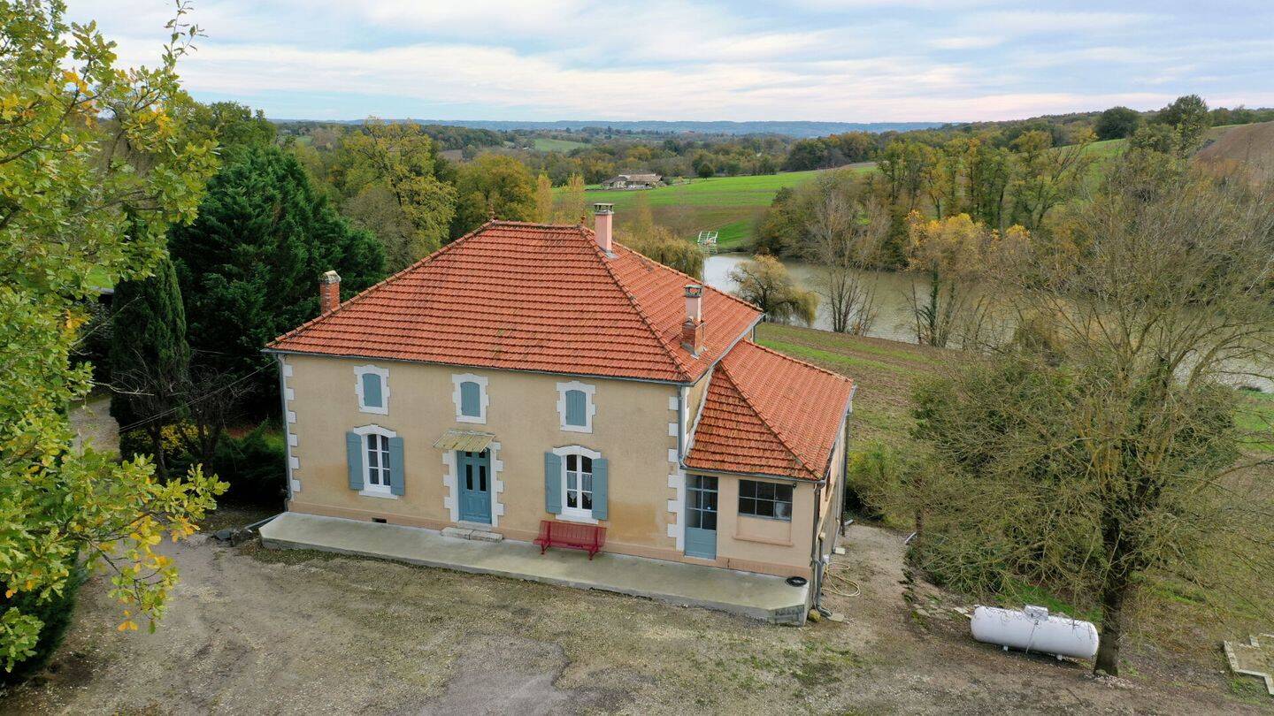 Jolie ferme rénovée avec dépendances