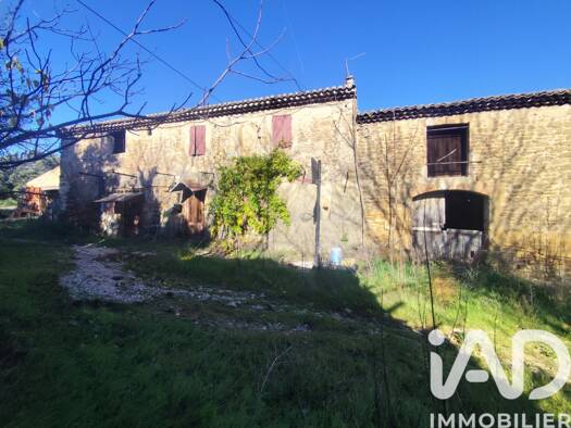 Demeure à vendre 1 800 000 € 6 pièces 4 chambres 140 m² 147 565 m² de terrain Rochegude 26790